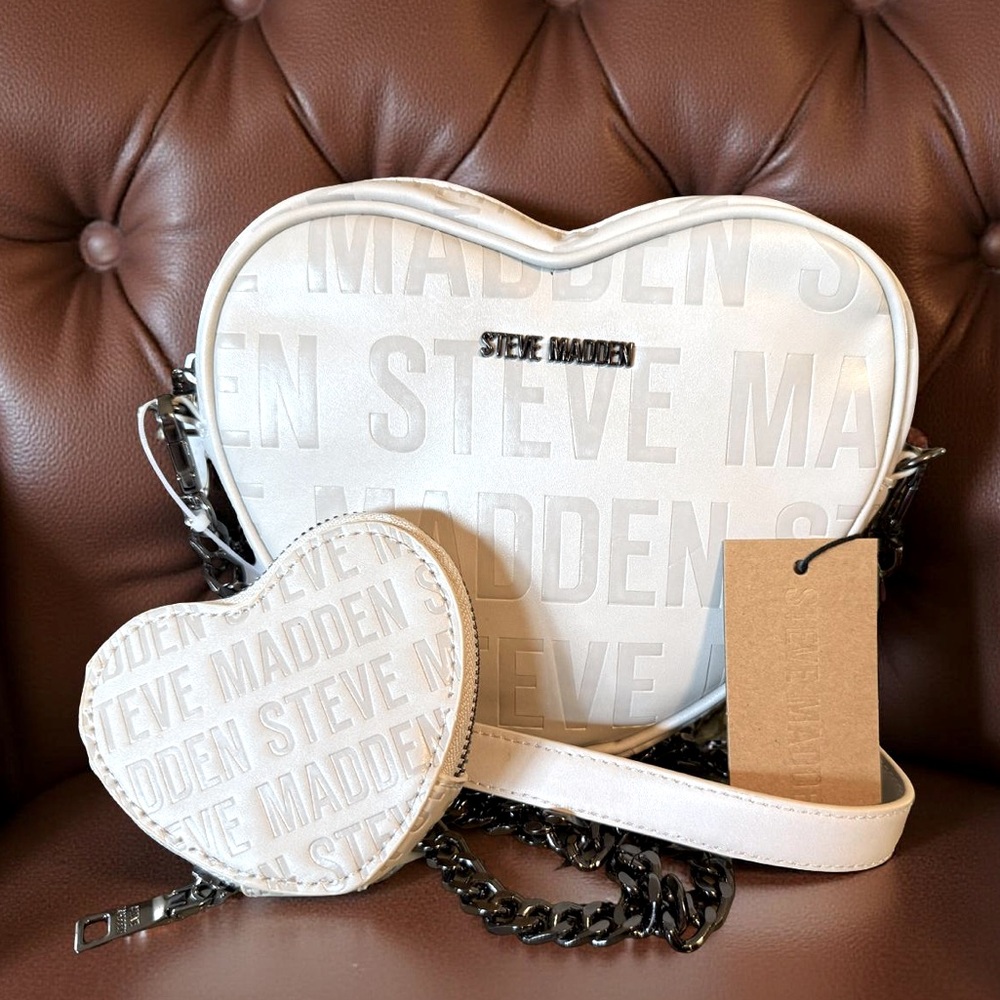 Steve Madden NWT Stunning Chalk Colored Heart Crossbody & Change Bag Set (P122)